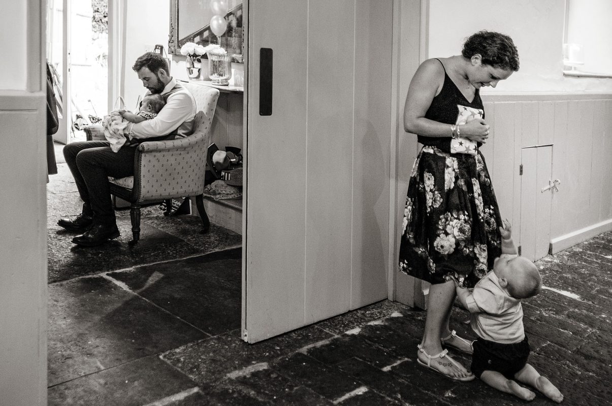 Wedding-guests-with-children-pennard-house